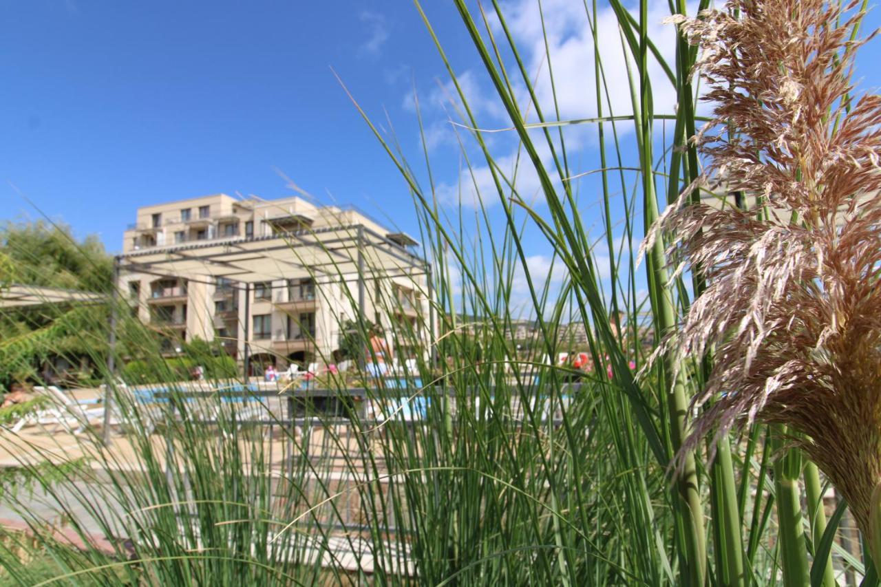 Sorrento - Menada Apartments Sveti Vlas Exteriör bild