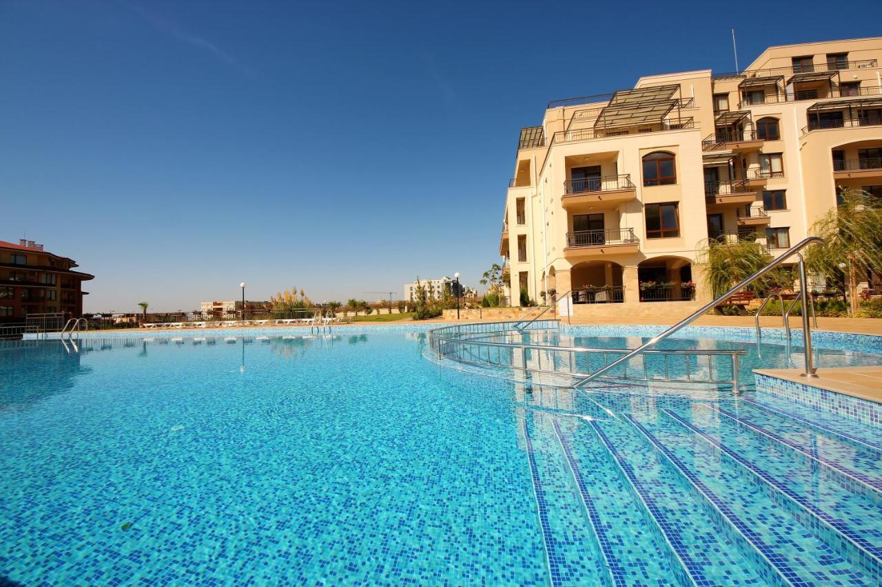 Sorrento - Menada Apartments Sveti Vlas Exteriör bild