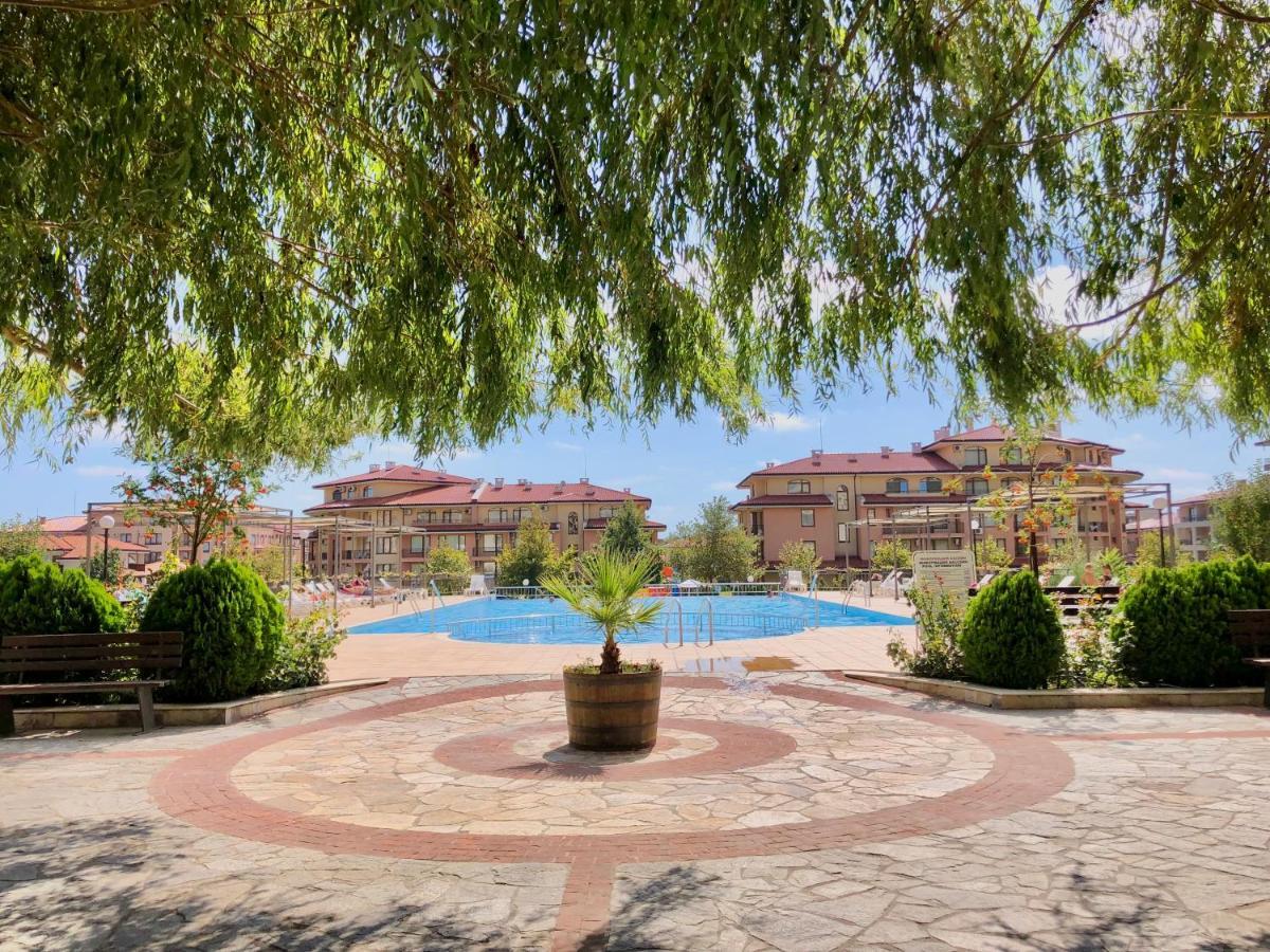 Sorrento - Menada Apartments Sveti Vlas Exteriör bild